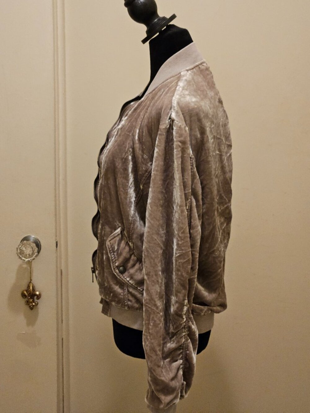 Free People Ruffled Champagne Velvet Velvet Zippered Jacket. Small - Picture 3 of 9